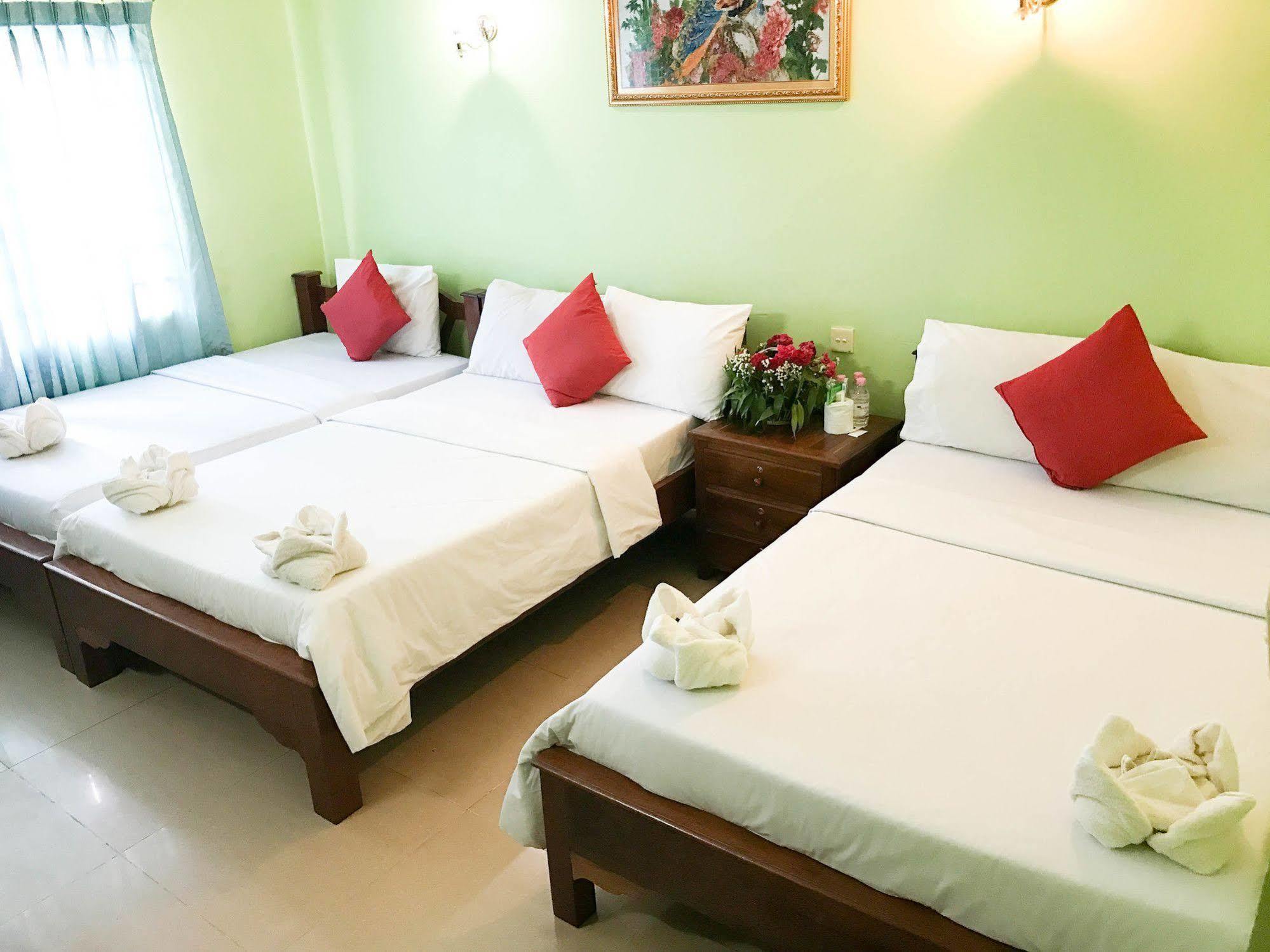 Ta Som Guesthouse & Tour Services Siem Reap Exteriör bild