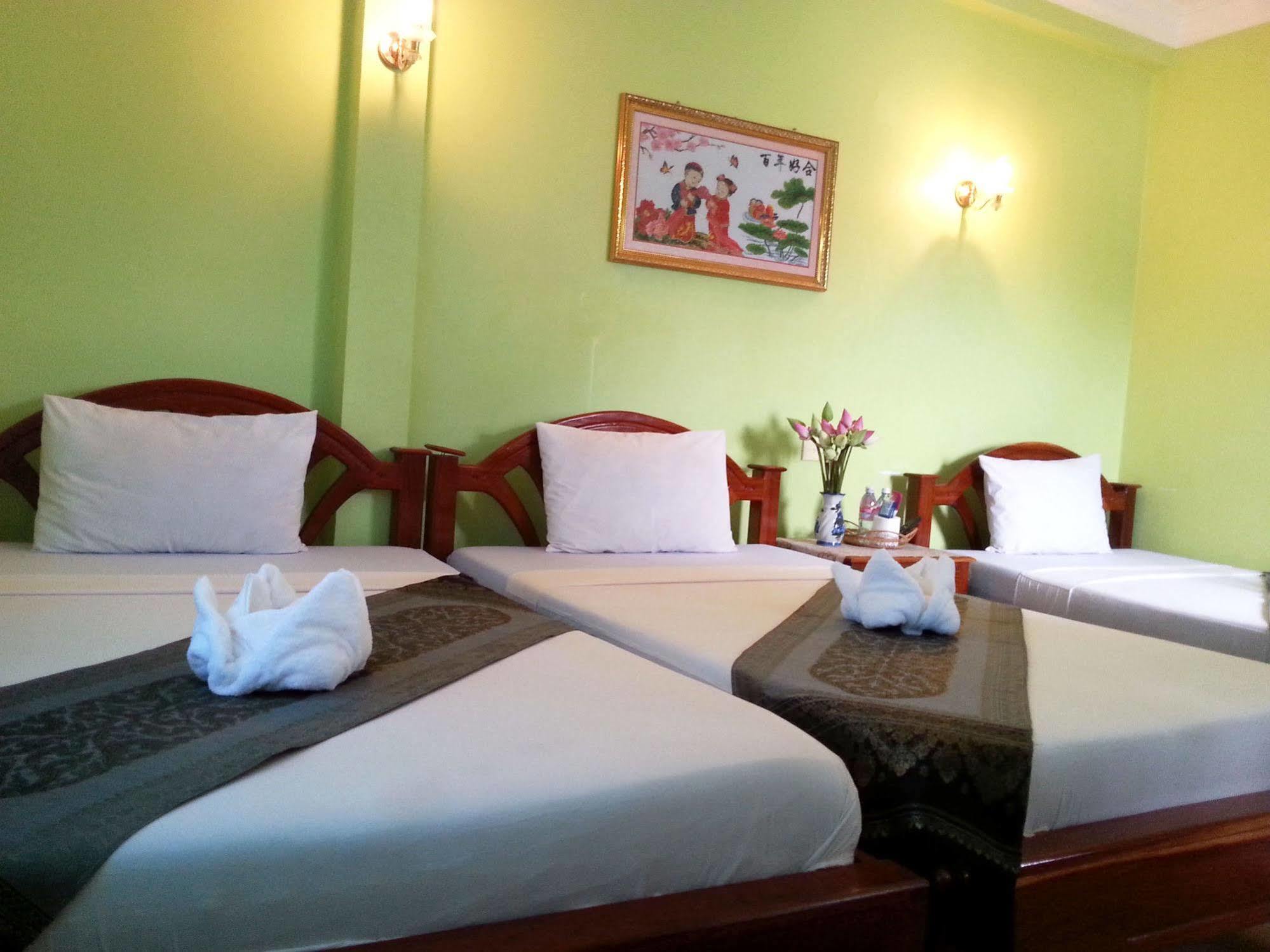 Ta Som Guesthouse & Tour Services Siem Reap Exteriör bild
